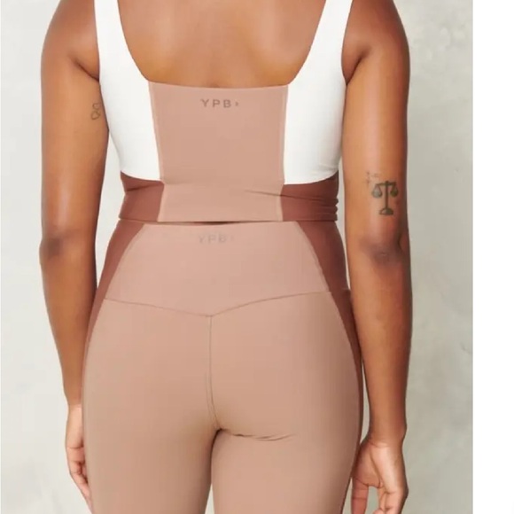 Abercrombie & Fitch sports bra (PRICEDROP) - Picture 2 of 5